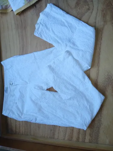 Calça lese  branca forro  em cetim marca presidium tam 40