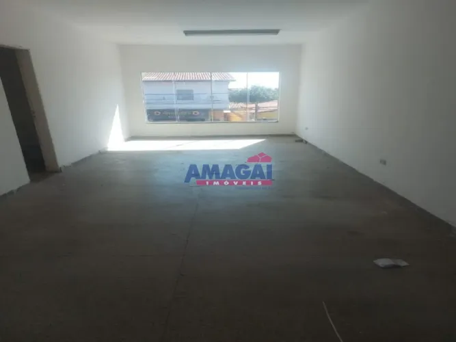 Imóvel comercial no Jardim das Industrias em São José dos Campos