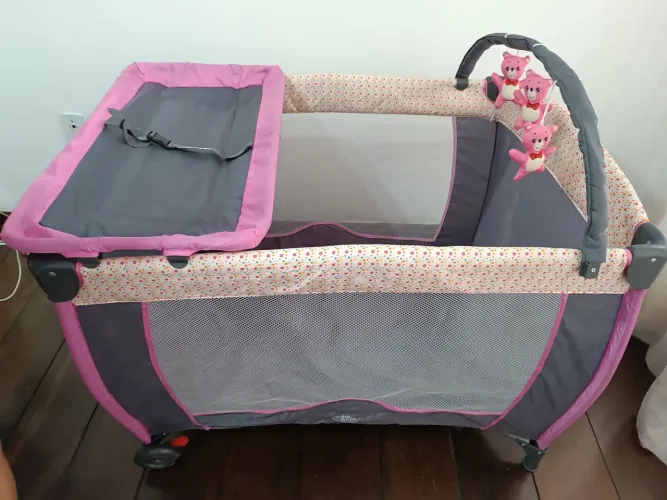 Berço Portátil Desmontável - Chiqueirinho - Bebê Menina - Rosa - Com Mobile