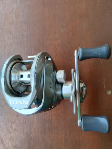 Vendo carretilha titan