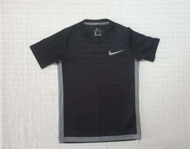 Camiseta Nike Dri-FIT Infantil
