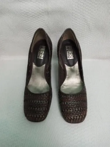 Belíssimo scarpin Tressê