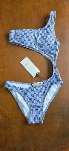 Biquíni Gucci