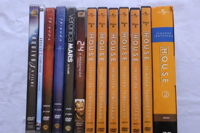 Lote de DVD Filmes de Series e Dr House, Friends, 24hrs, Arquivo X, Veronica Mars