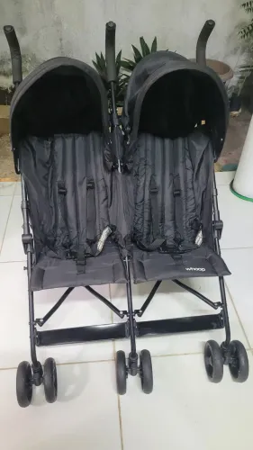 Vende-se Carrinho de Bebê Gêmeos