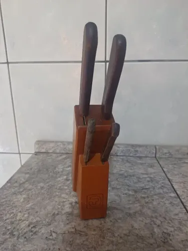 Suporte de Facas em Madeira com 4 facas