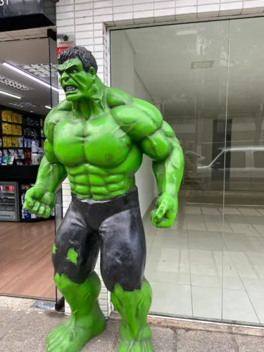 Boneco Hulk 2,30 metros Tamanho Real