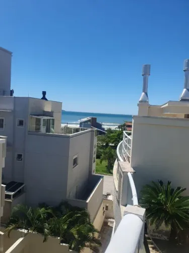 Cobertura Duplex 2suites+1q a 170mts da Praia do Mariscal
