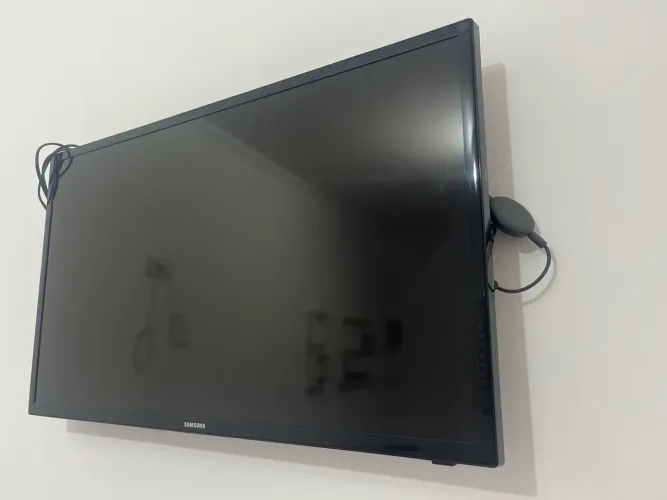 TV Samsung 32? - Modelo UN32F4200 - Acompanha Chromecast