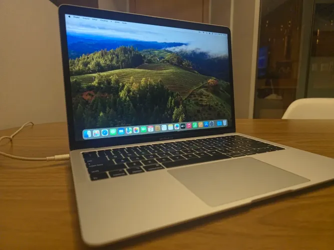 Macbook Air 2018 i5 8Gb Ram 256Gb