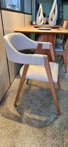 Cadeira de Jantar
