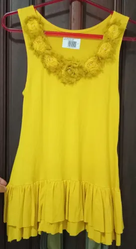 Blusinha Feminina tam P Blusa amarelo mostarda sem mangas com fuxico e babados