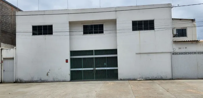 Vendo este GALPÃO / LOJA