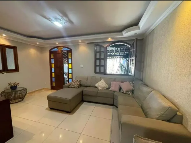 Casa Geminada 3 quartos 1 suíte com espaço gourmet e 3 vagas Bairro Teixeira Dias