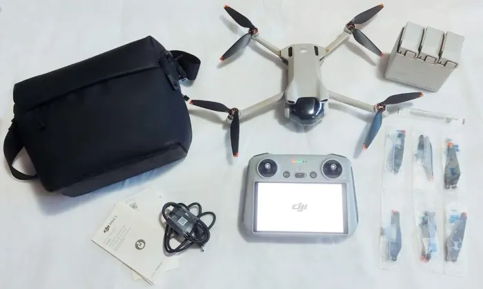 Drone DJI Mini 3 Fly More Combo RC 3 Baterias 4K