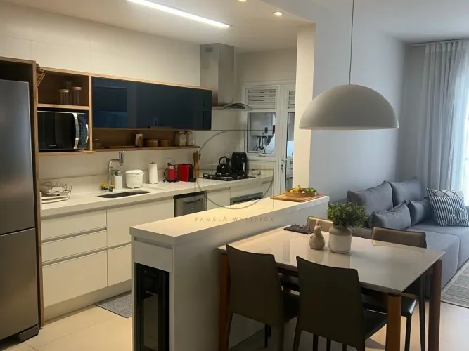 Apartamento com 2 dormitórios 1 suíte e 2 banheiros com 1 vaga de garagem