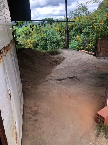Vende se uma casa