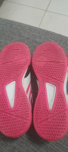 Vendo tênis de futsal pro5 club 320R$ só entre em contato se tiver interesse 