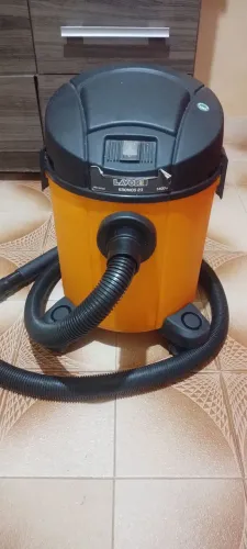Aspirador de pó e água Lavor.