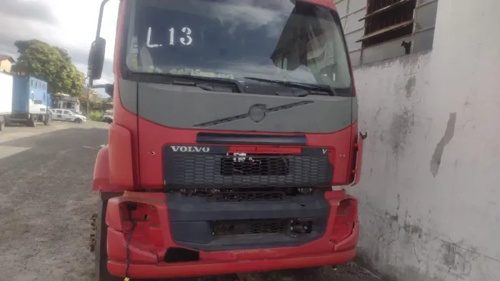 Cabine de Caminhão Volvo Ano 2013 - Sucata Baixada - Cabine Volvo