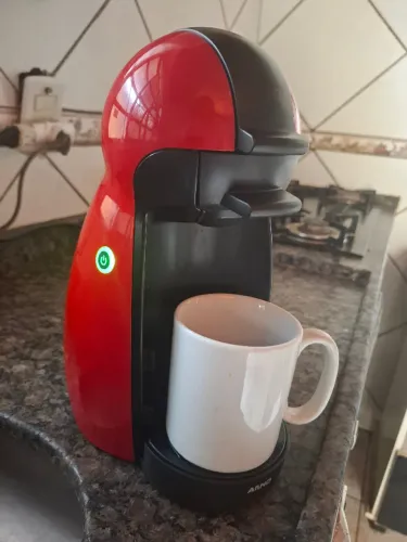 Máquina de Café Expresso Arno Nescafé Dolce Gusto Piccolo Vermelha Cafeteira Cápsulas