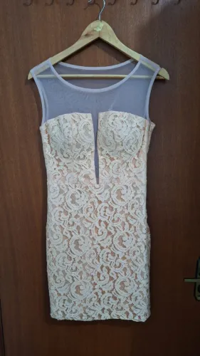 Vestido de festa rendado claro - Lindo e delicado