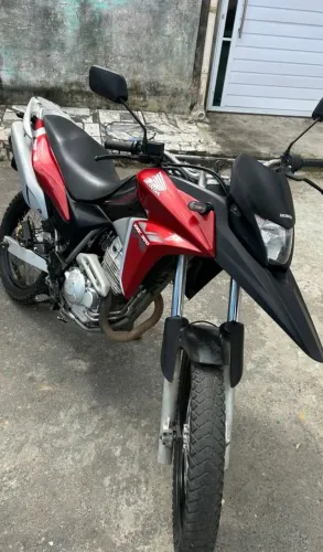XRE 300 2011 a 2012 com 1000 de débito