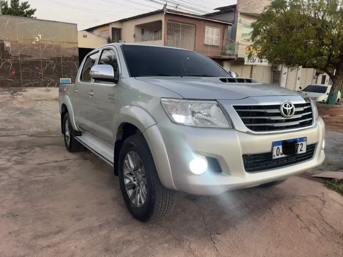 Toyota Hilux CD SRV D4-d 4X4 3.0 TDI Diesel AUT 2014