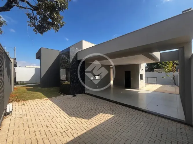 Casa 3 Quartos sendo 1 suíte com piscina - Bairro Joá MG/ MY BROKER codigo: 147459