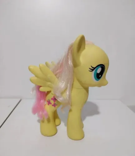 Boneca Ponei Fluttershy 21 Centímetros My Little Pony.