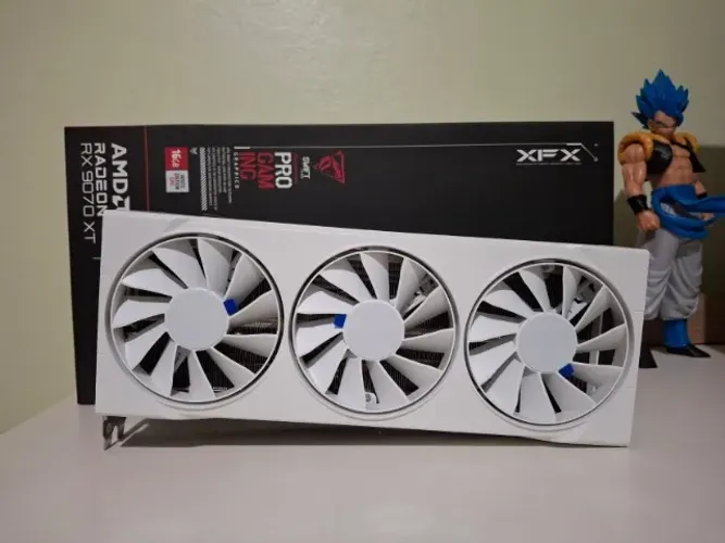 RX 9070 XT XFX Swift White