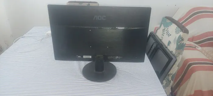 Monitor AOC 24