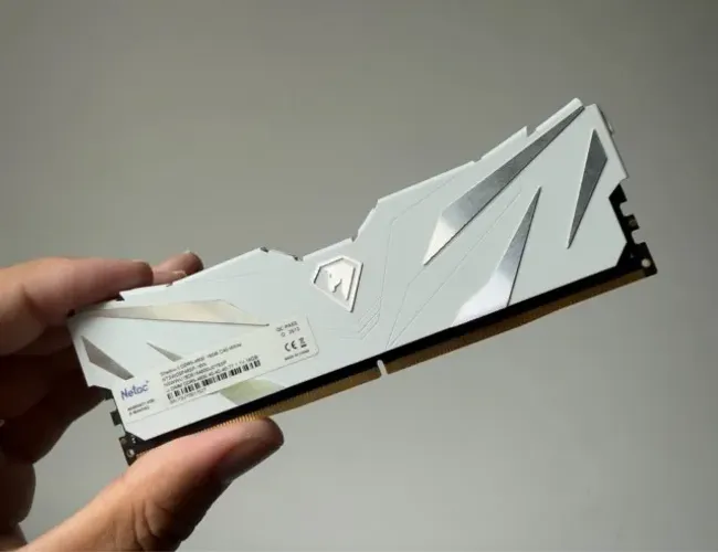 Memória RAM DDR5 16gb 4800mhz Cl 40 Netac Shadow Branca