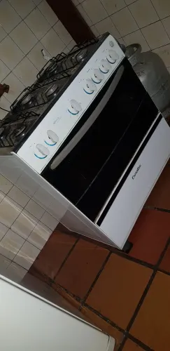 Fogão 6 bocas...Acendimento automático. (Vendo ou troco - Armário de aço).