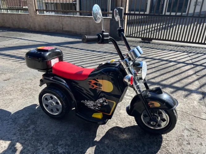 Mini Moto Elétrica Infantil 6V com Baú, Luz e Som - Ótimo Estado