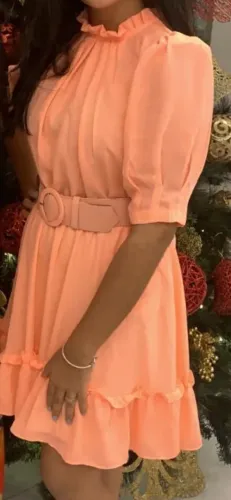 Vendo vestido feminino romântico de mangas bufantes
