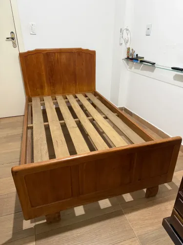 cama em peroba
