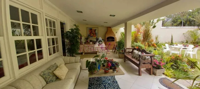 Casa em condomínio - 5 quartos , sendo 2 suítes - Interlagos de Itaúna - Barra da Tijuca