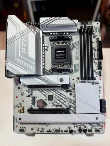 Placa Mãe Asrock X870 PRO RS, AM5, RGB, Branca - Em até 18x / Loja Física