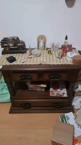 Mesinha de canto antiga