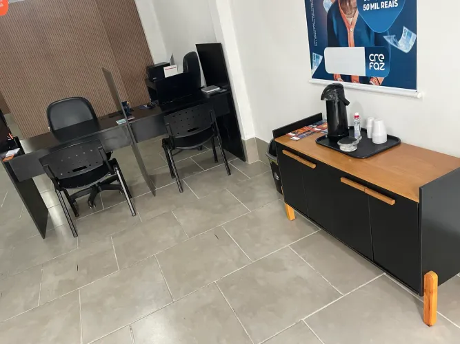 Conjunto de móveis para escritório ou financeira