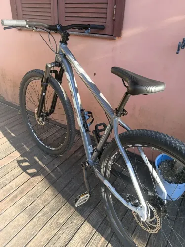 Bike GTI Quadro 17 | Usada apenas 2 vezes | Nota Fiscal e Garantia de 4 meses