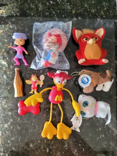 Lote brindes Coca-Cola / McDonald's - Moranguinho / Furby