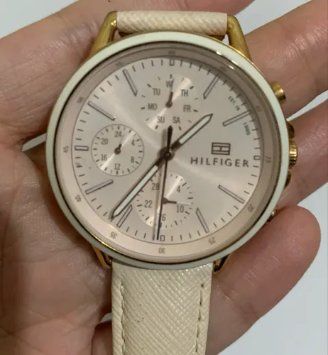 Relógio Tommy Hilfiger Carly TH.324.3.105.2218 - necessita troca de bateria