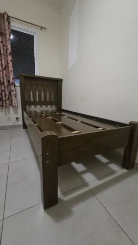 Cama de Madeira