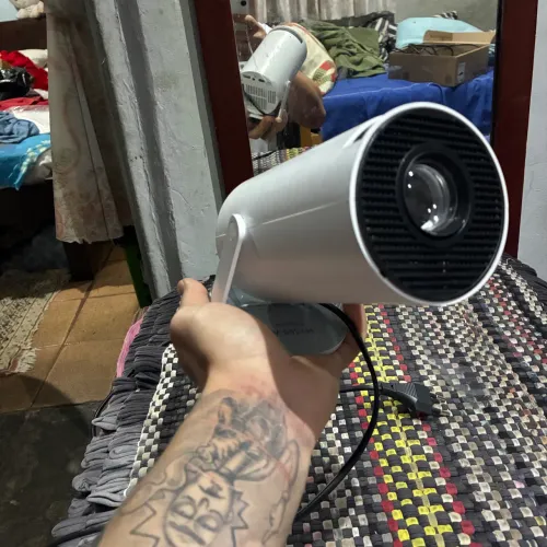 Projetor HY300 Smart Android - Wi-Fi | Bluetooth | Netflix | YouTube
