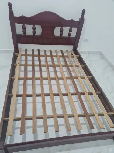 Cama de casal madeira