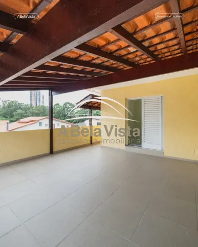Casa com 2 Dormitórios, 3 Vagas e Amplo Terreno na Vila Osasco - Osasco/SP