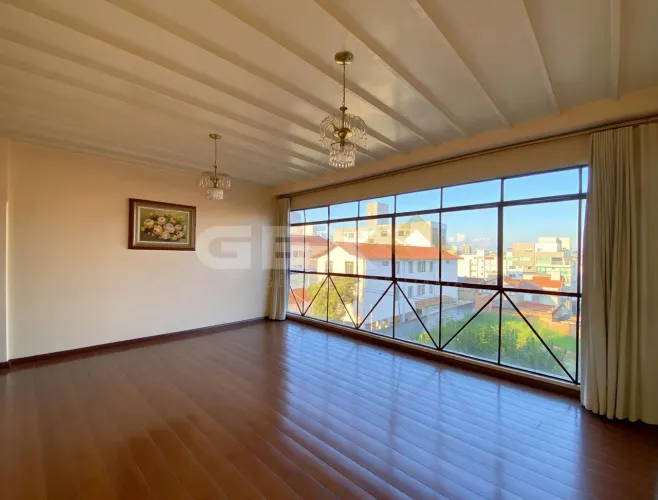Apartamento à Venda com 03 Quartos no Bairro Sidil em Divinópolis MG.