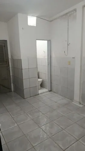 Alugo quarto no bairro Nazaré com água incluso